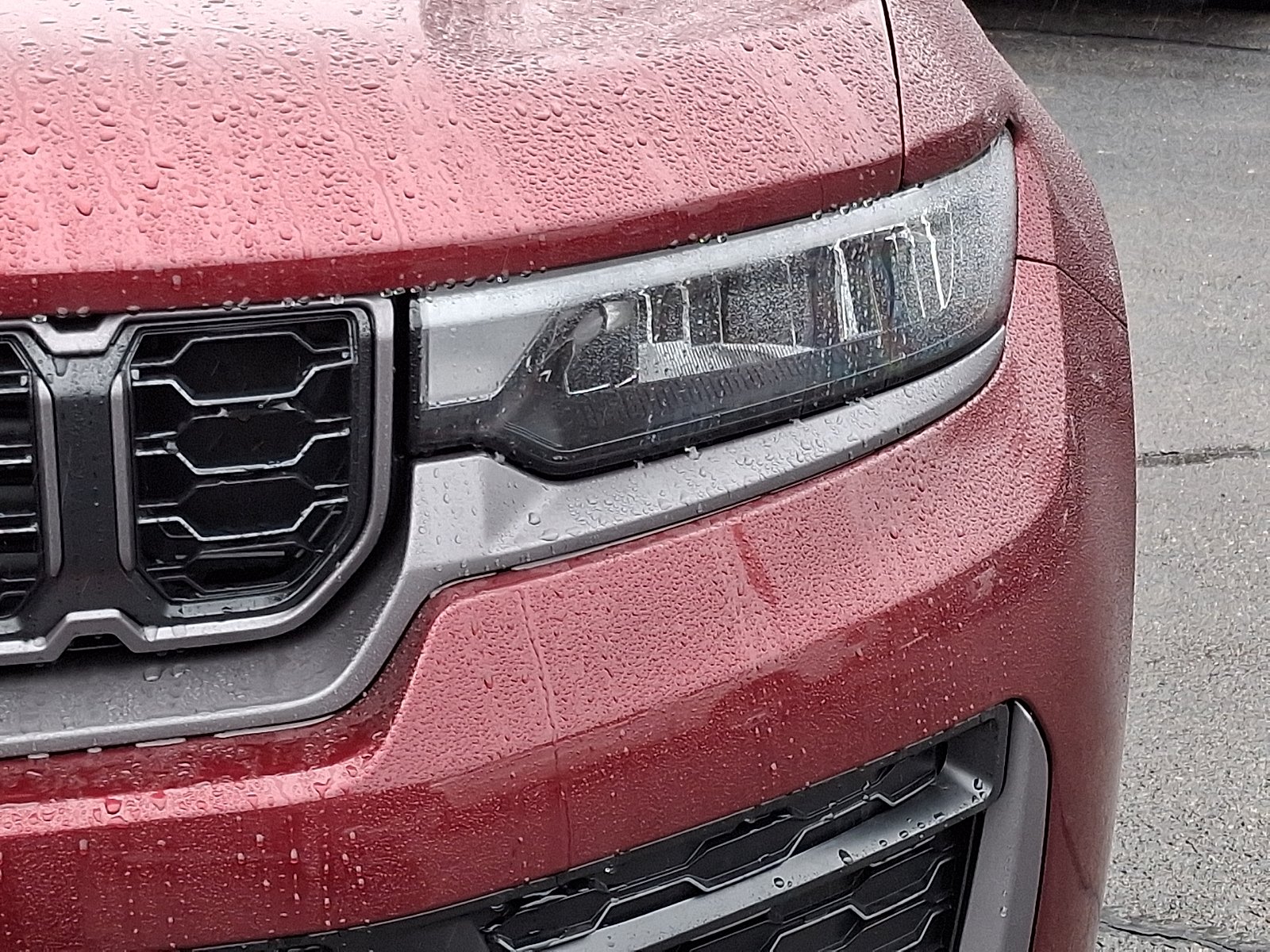 New 2026 Velvet Red Pearl-Coat Exterior Paint Jeep Altitude 4x4 image 9