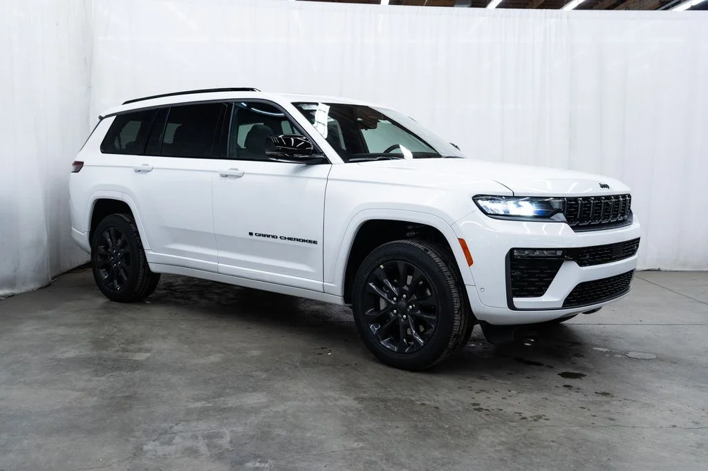2026 Jeep Grand Cherokee L Limited Reserve 4x4's photo