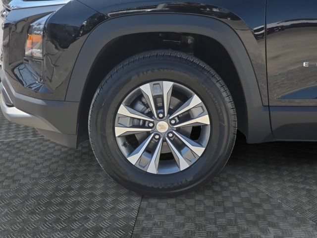 2027 Chevrolet Equinox LT - Photo 10