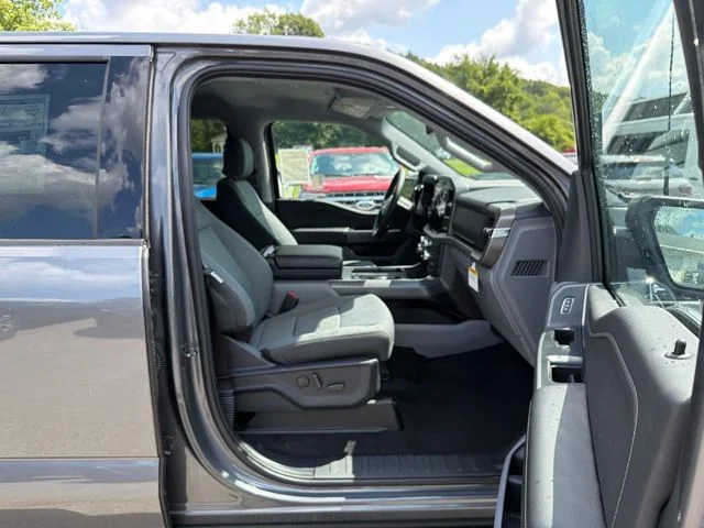 New 2026 Carbonized Gray Metallic Ford XLT image 31