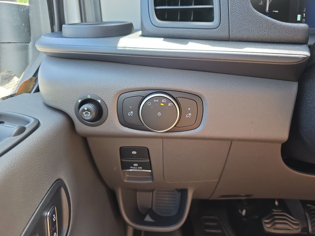 New 2026 Oxford White Ford Cargo Van image 19