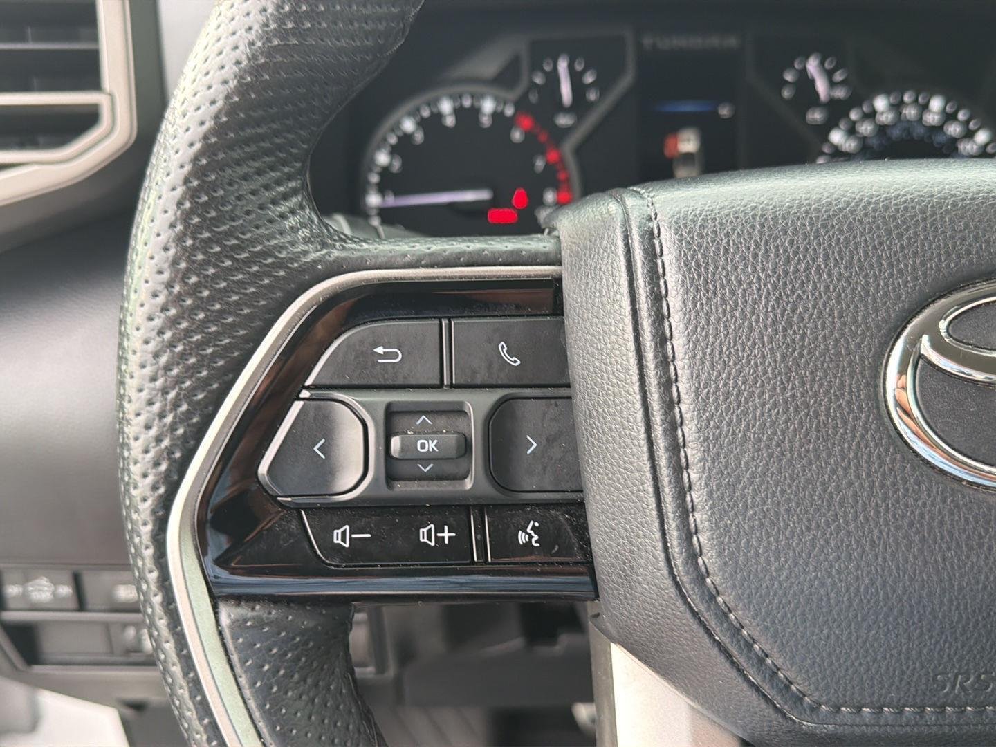 Used 2023 Ice Cap Toyota SR5 image 21