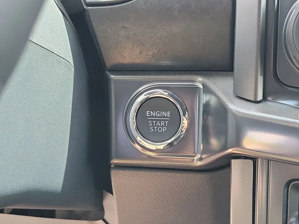 New 2026 Agate Black Metallic Ford Tremor® image 31