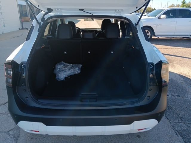 New 2026 Aspen White TriCoat Nissan SR image 32