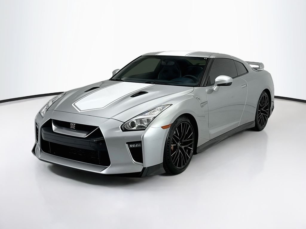 Used 2020 Super Silver Nissan Premium image 1