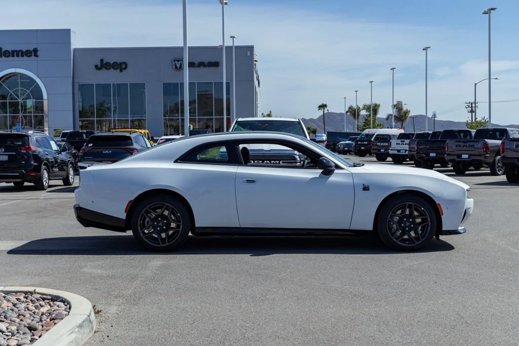 New 2026 White Knuckle Exterior Paint Dodge R/T Scat Pack 2-door AWD image 2