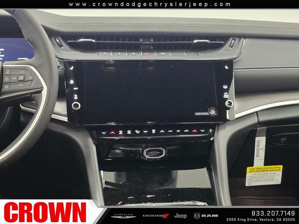 New 2026 Baltic Gray Metallic Clearcoat Jeep Laredo image 11