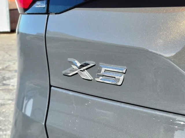 New 2026 Gray BMW xDrive40i image 9