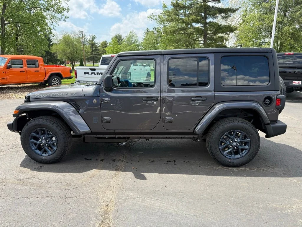 New 2026 Granite Crystal Metallic Clear-Coat Exterior Paint Jeep 85th Anniversary Edition image 6