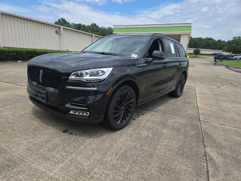 Used 2022 Black Metallic Lincoln Reserve image 3