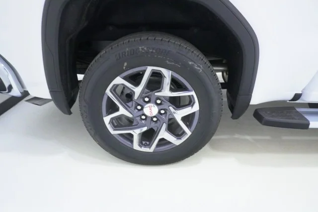 New 2026 Summit White GMC SLT image 6