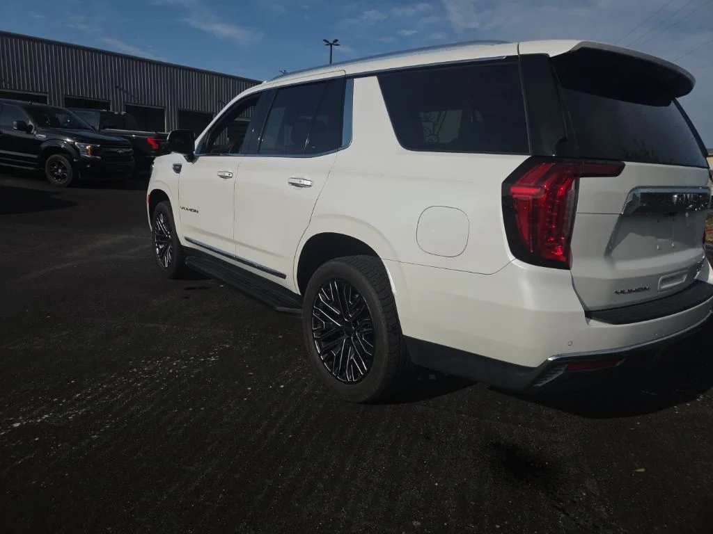 Used 2022 White GMC SLT image 7