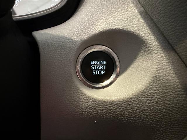 Certified Used 2023 WIND CHILL PEARL Toyota  image 16