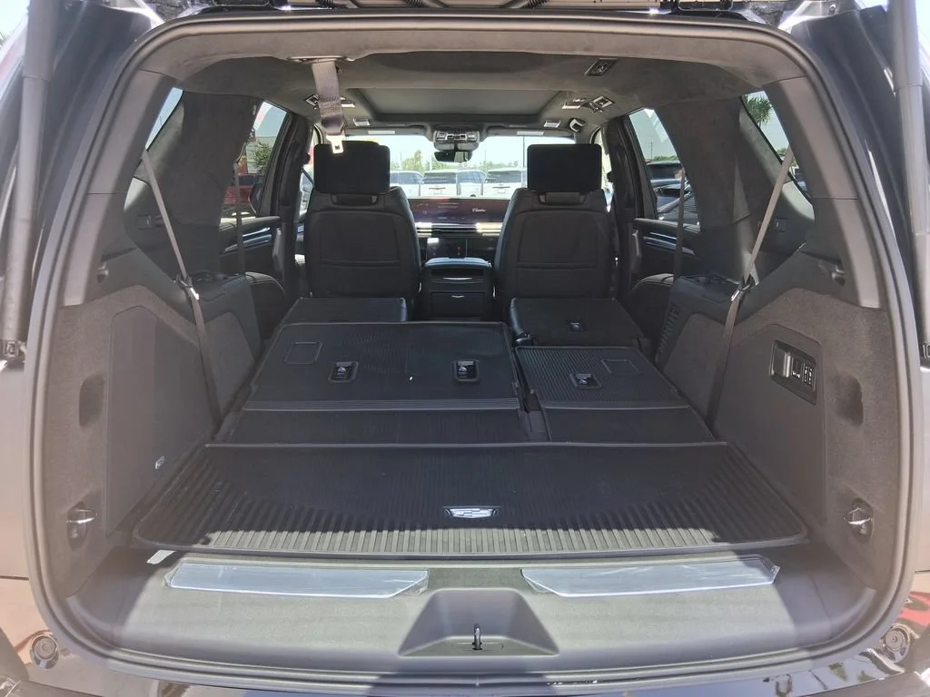 2026 Cadillac Escalade Platinum Sport - Photo 6
