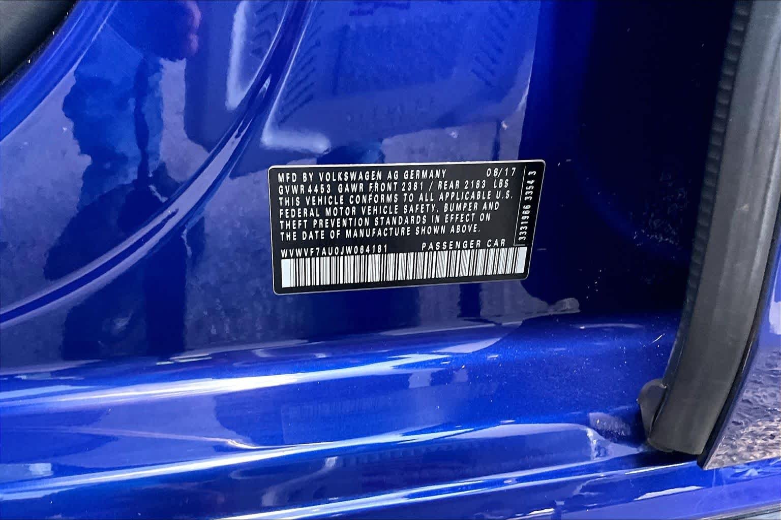 Used 2018 Lapiz Blue Metallic Volkswagen  image 34