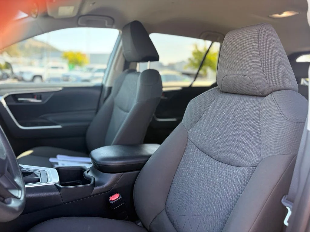 Used 2023  Toyota XLE image 17