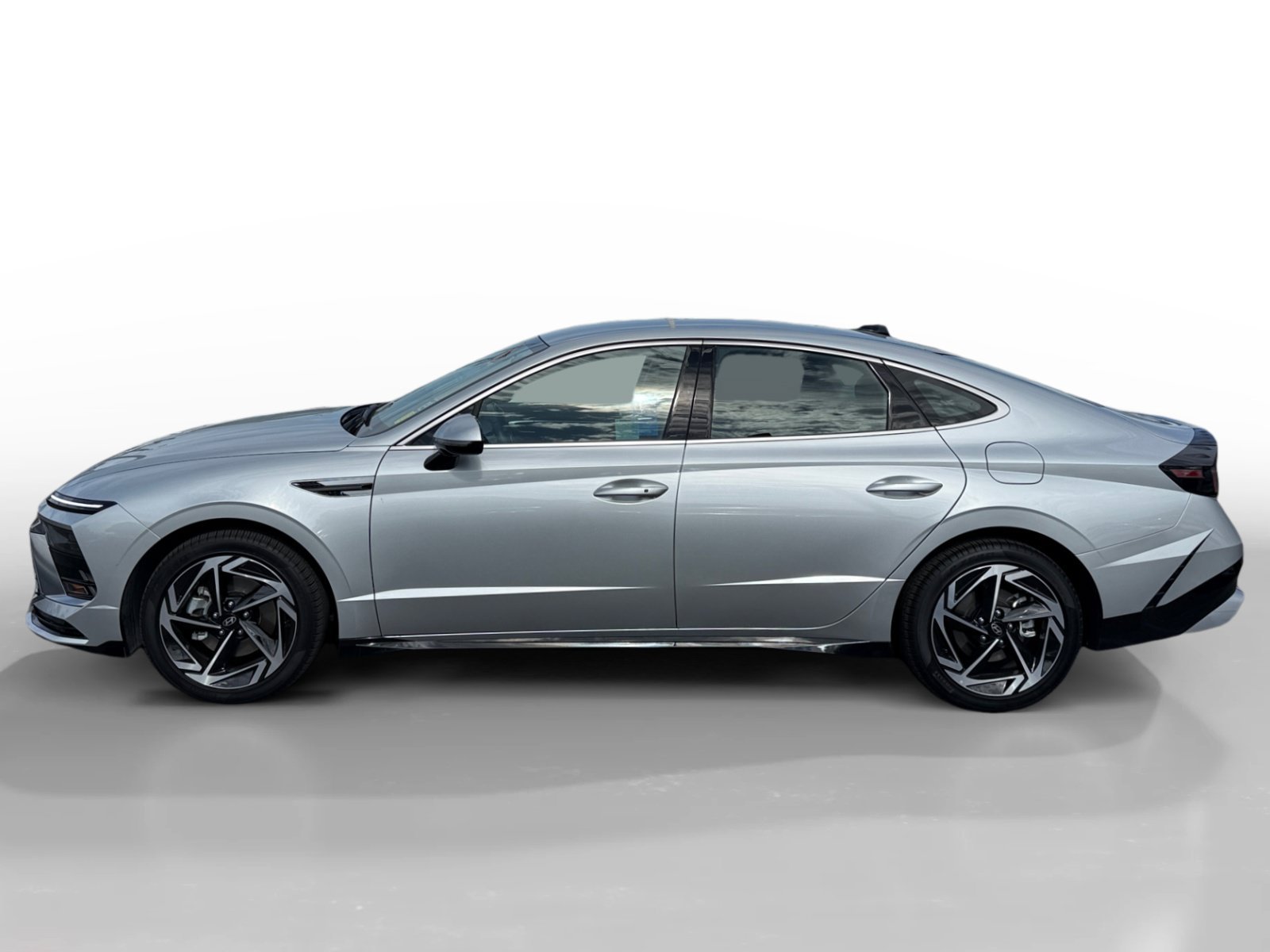 Certified Used 2026 Silver Hyundai SEL Sport image 2