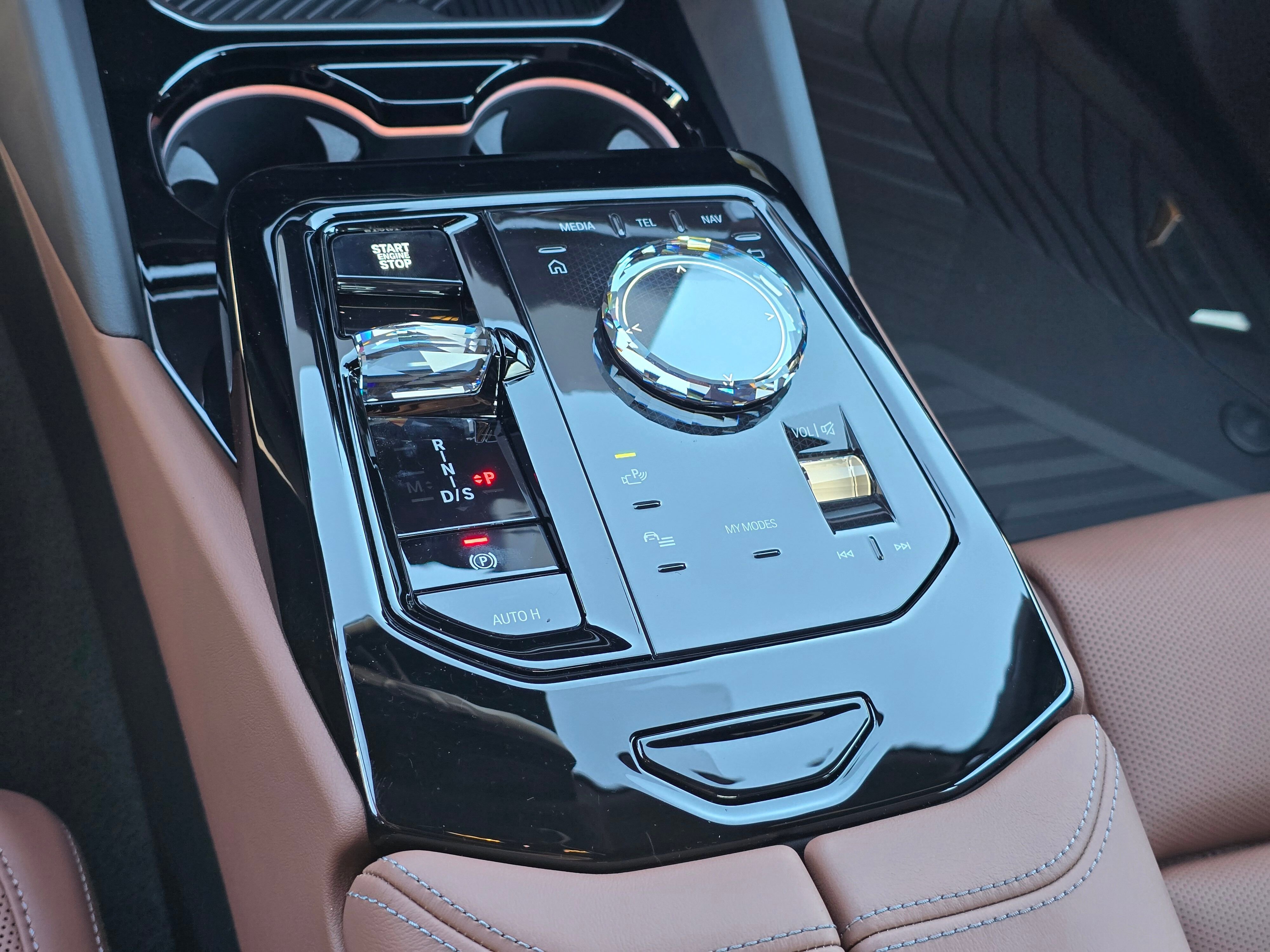 2026 BMW 5 Series 550e - Photo 53
