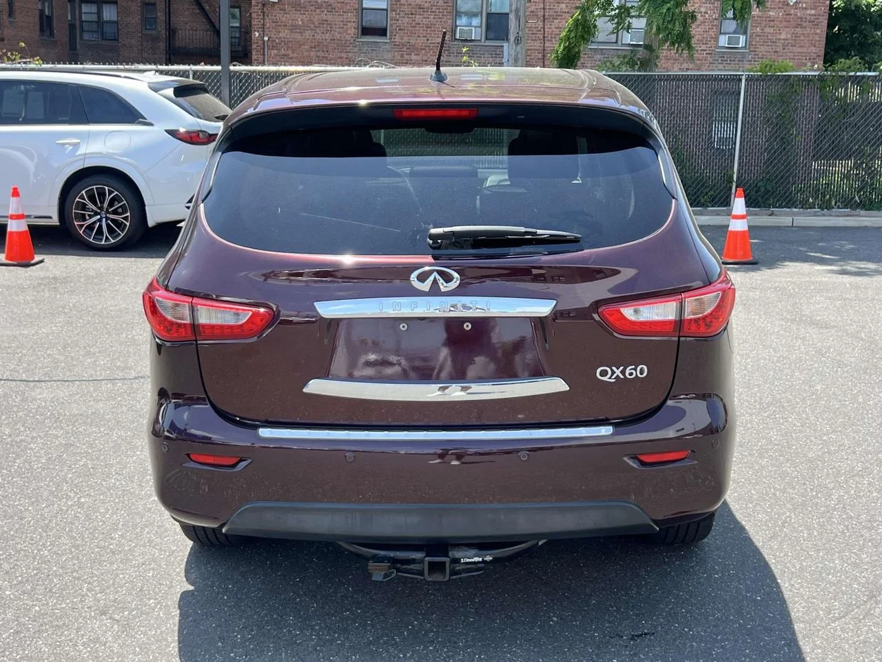 Used 2014 Midnight Garnet INFINITI Base image 7
