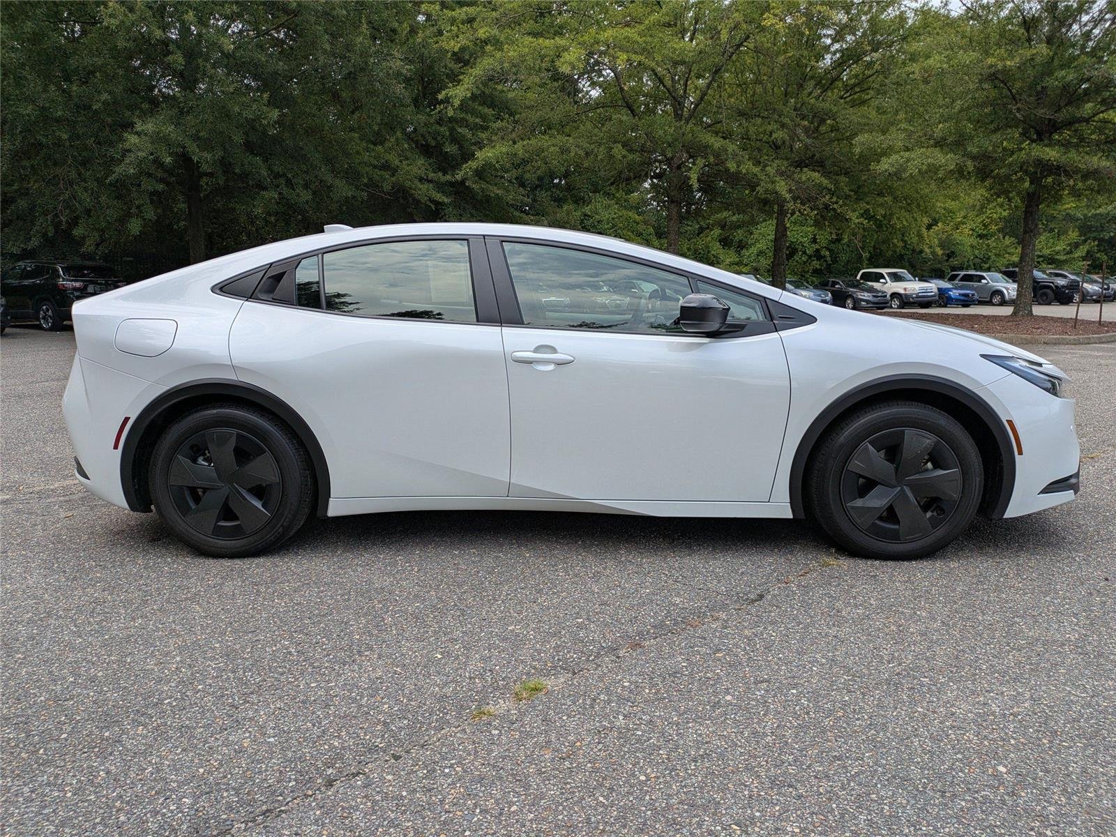 Used 2024 Wind Chill Pearl Toyota SE image 3