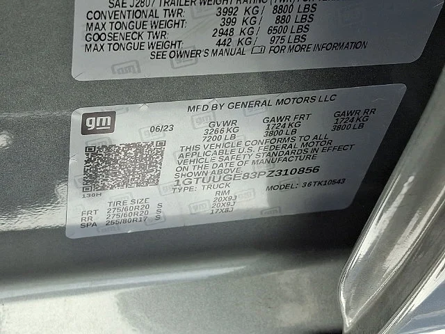 Used 2023 Silver GMC Denali image 27
