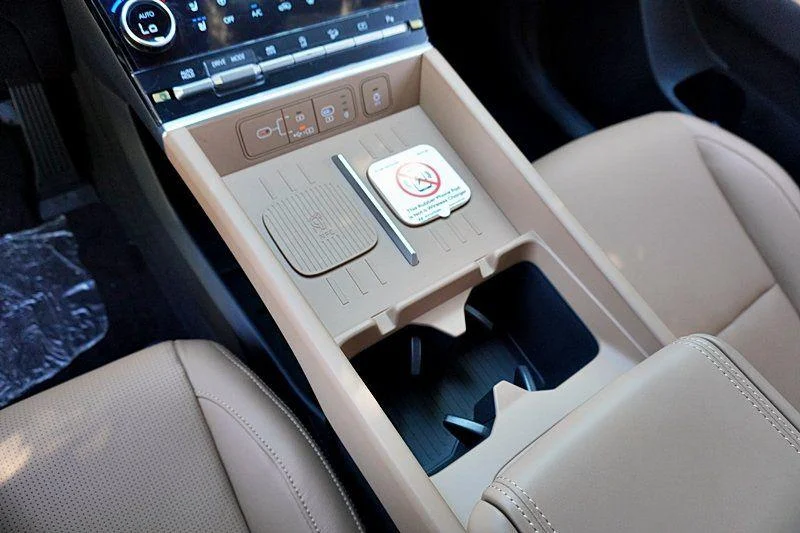 2025 Hyundai Santa Fe Limited - Photo 37