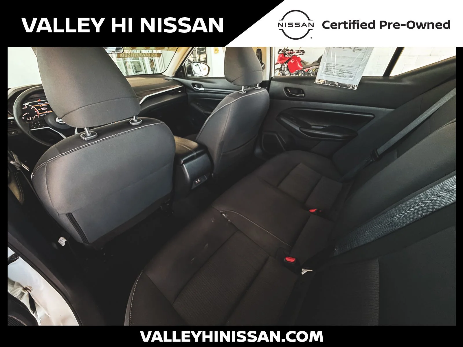 Used 2025 White Nissan 2.5 SV image 18