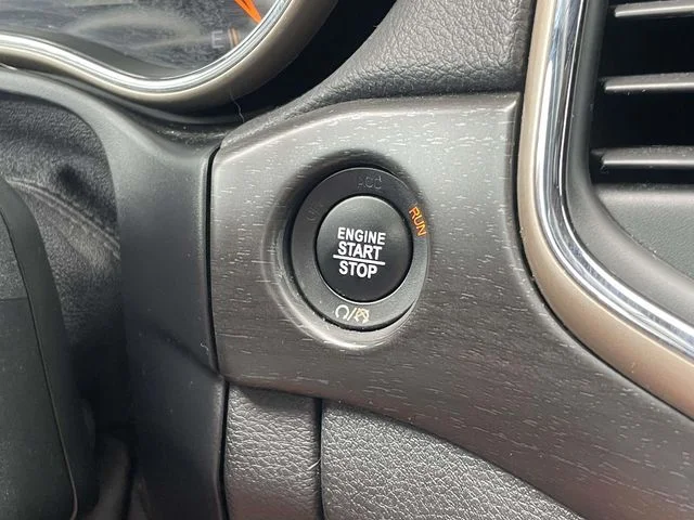 Used 2017 Gray Jeep Laredo image 20