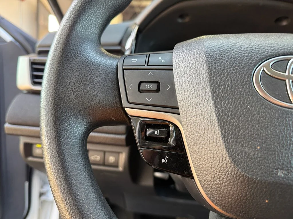 Used 2025  Toyota LE image 24