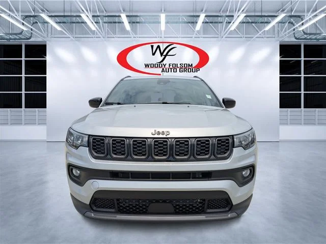New 2026 Silver Zynith Metallic Clear-Coat Exterior Paint Jeep Latitude image 8