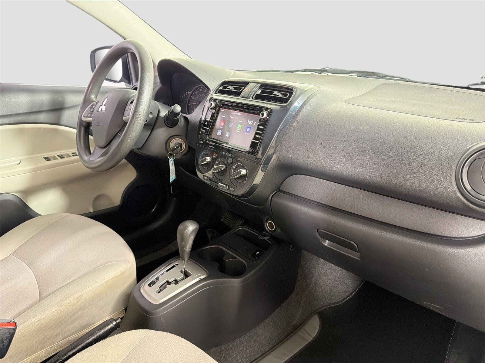 Used 2019 Pearl White Mitsubishi ES image 24