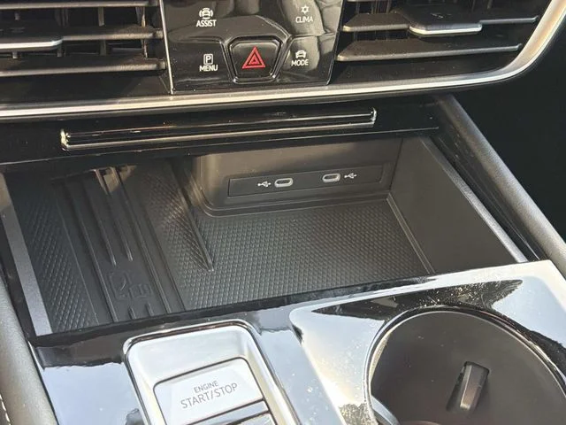 New 2026 Black Volkswagen 2.0T SE w/Technology image 24