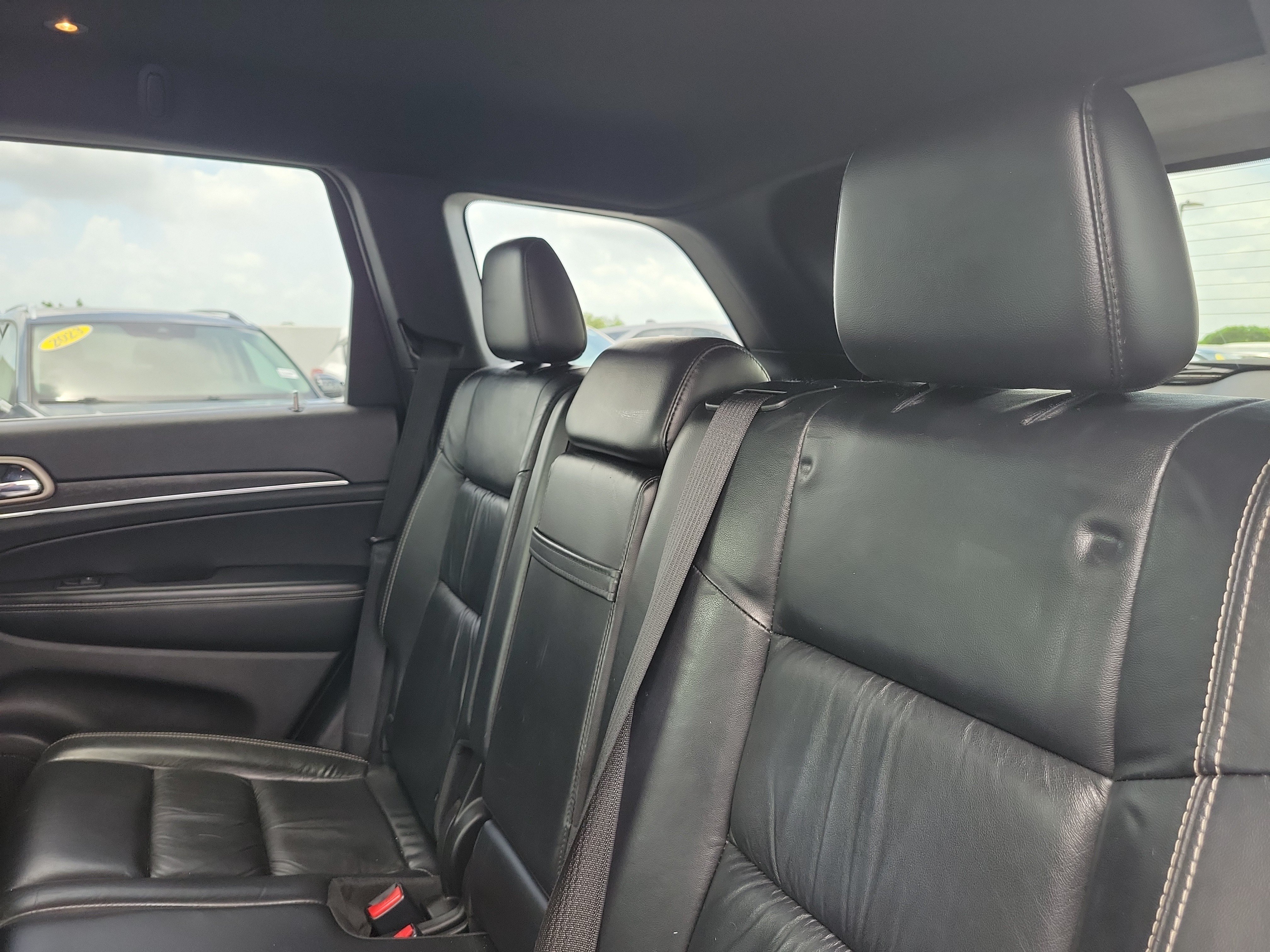 Used 2016 Brilliant Black Crystal Pearlcoat Jeep Limited image 12