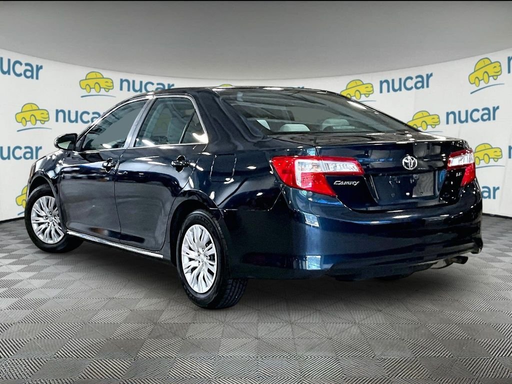 Used 2014 Gray Toyota LE image 4