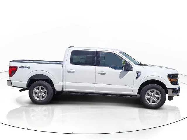 New 2026 Oxford White Ford XLT image 4
