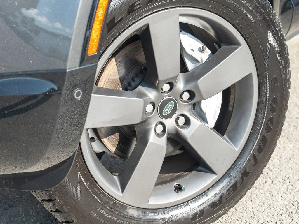Certified Used 2024 Gray Land Rover X-Dynamic SE image 9