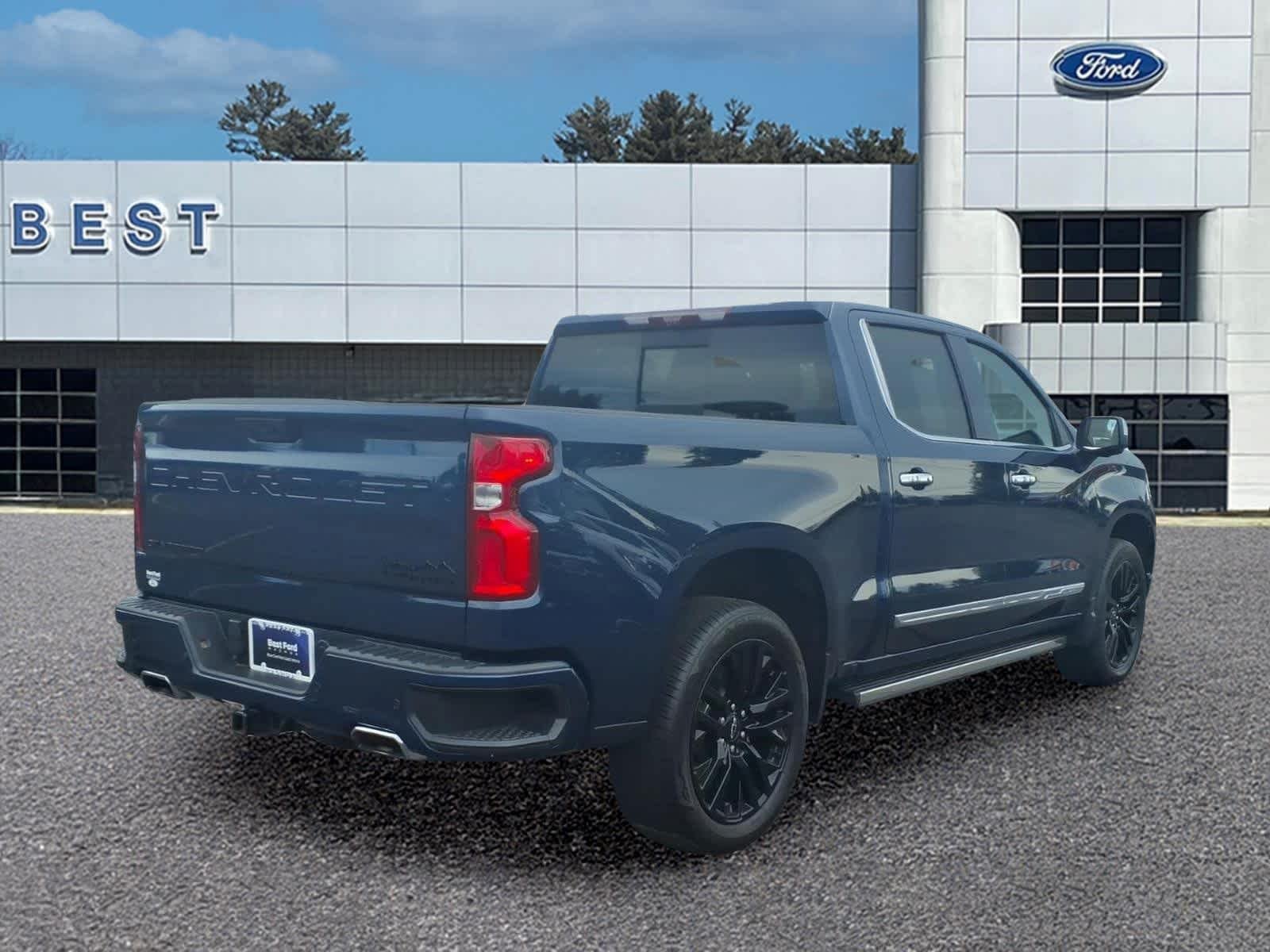 Used 2023 Northsky Blue Metallic Chevrolet High Country image 7