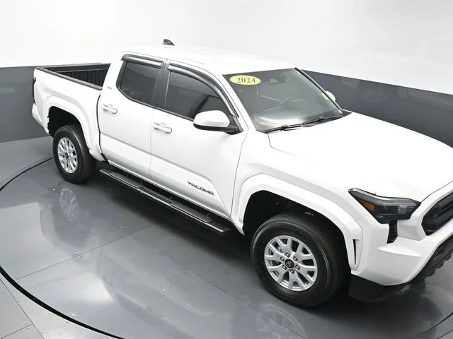 Used 2024 White Toyota SR5 image 38
