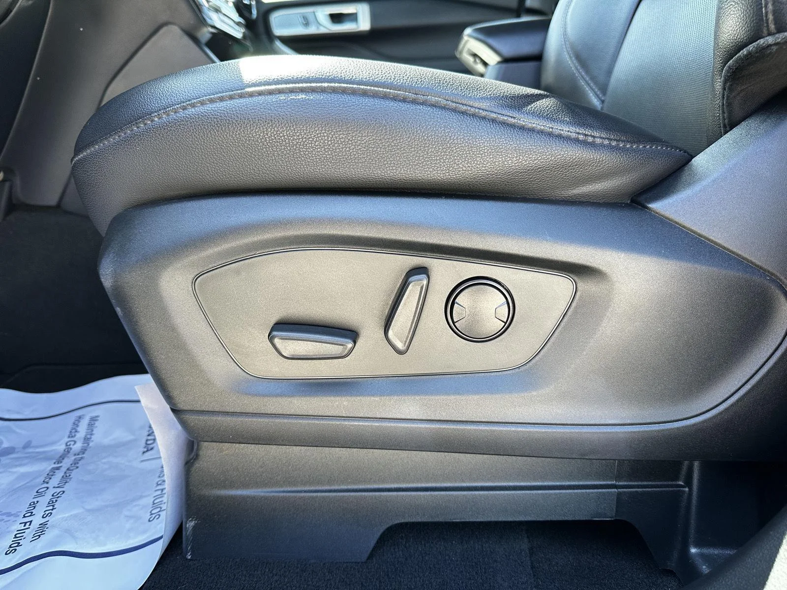 2023 Ford Explorer Limited - Photo 8