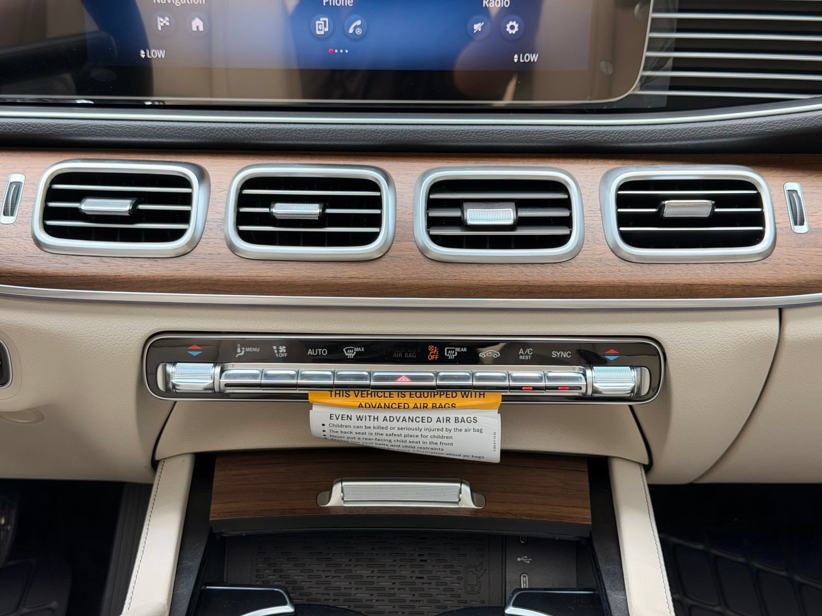 New 2026 Selenite Grey Metallic Mercedes-Benz GLE 450 image 45