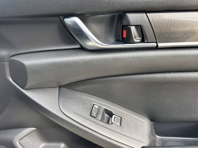 Used 2020  Honda Sport image 39