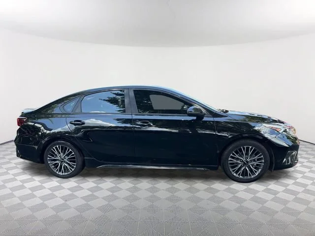 Used 2023 Black Kia GT-Line image 4