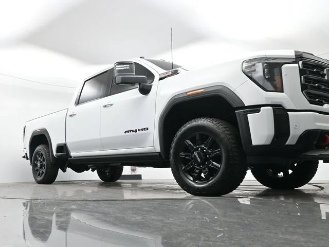 Used 2026 Summit White GMC AT4 image 24