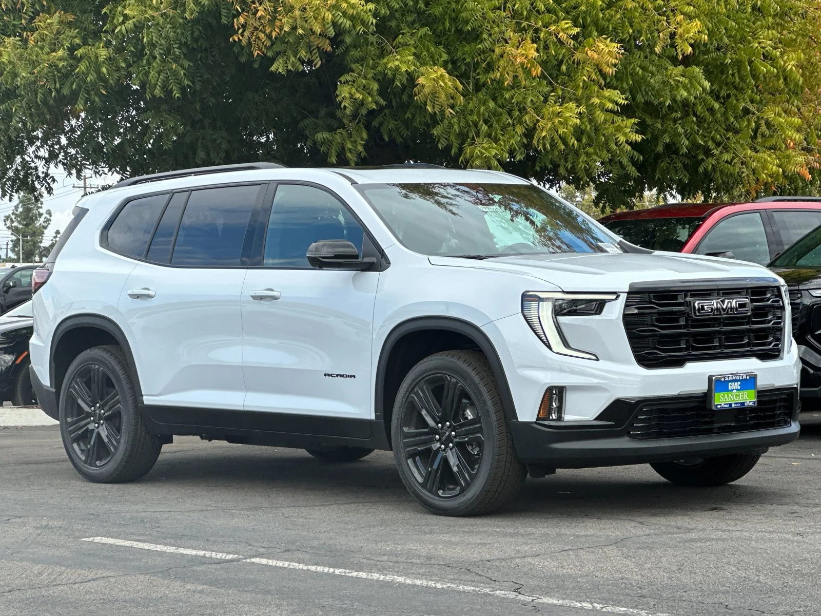 New 2027 Glacier White Tricoat GMC Elevation image 2