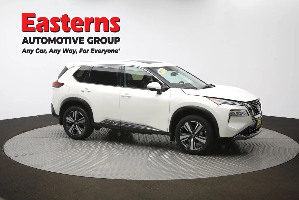 Used 2023 White Nissan SL image 51