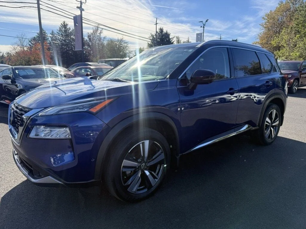 Used 2023 Caspian Blue Metallic Nissan AWD SL image 8