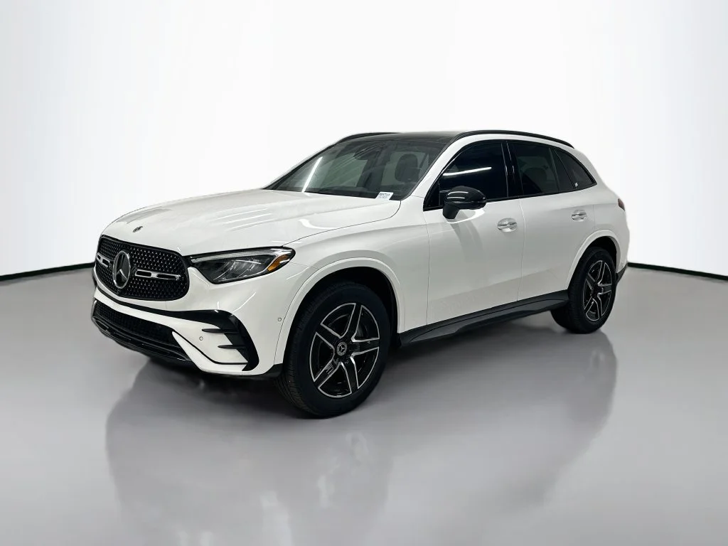 Certified Used 2026 Polar White Mercedes-Benz GLC 300 image 1