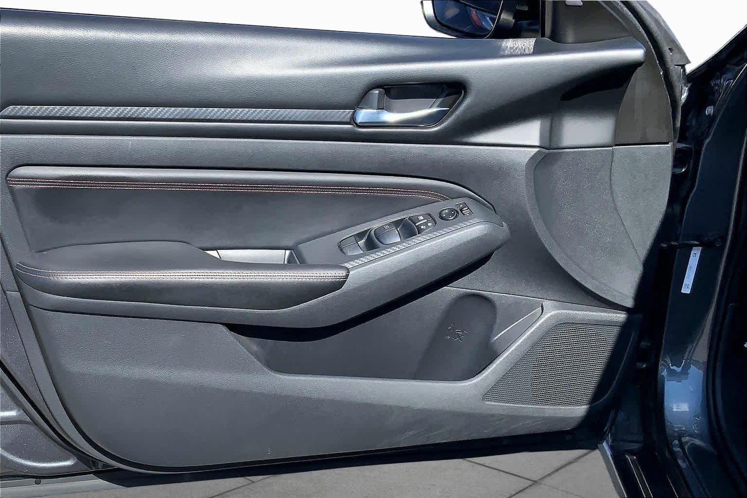 Used 2020 Gun Metallic Nissan 2.5 SR image 21