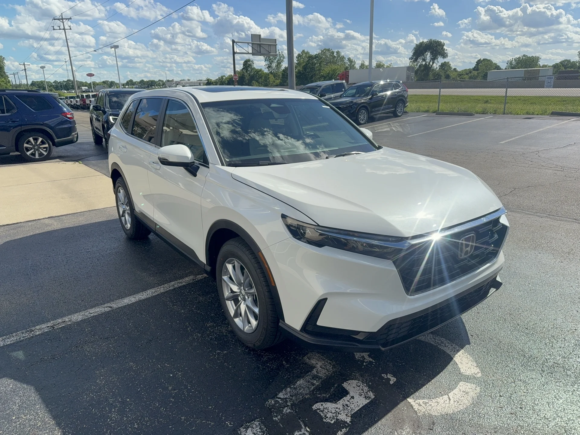 New 2026 Platinum White Pearl Honda EX image 3