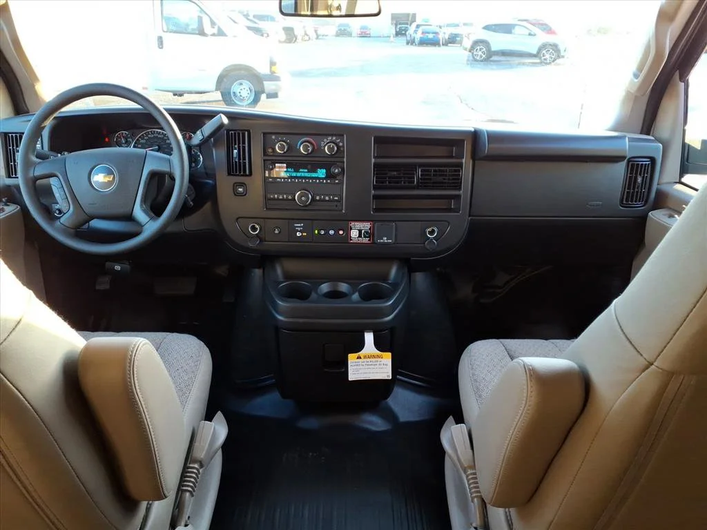 2025 Chevrolet Express Cargo Work Van - Photo 6